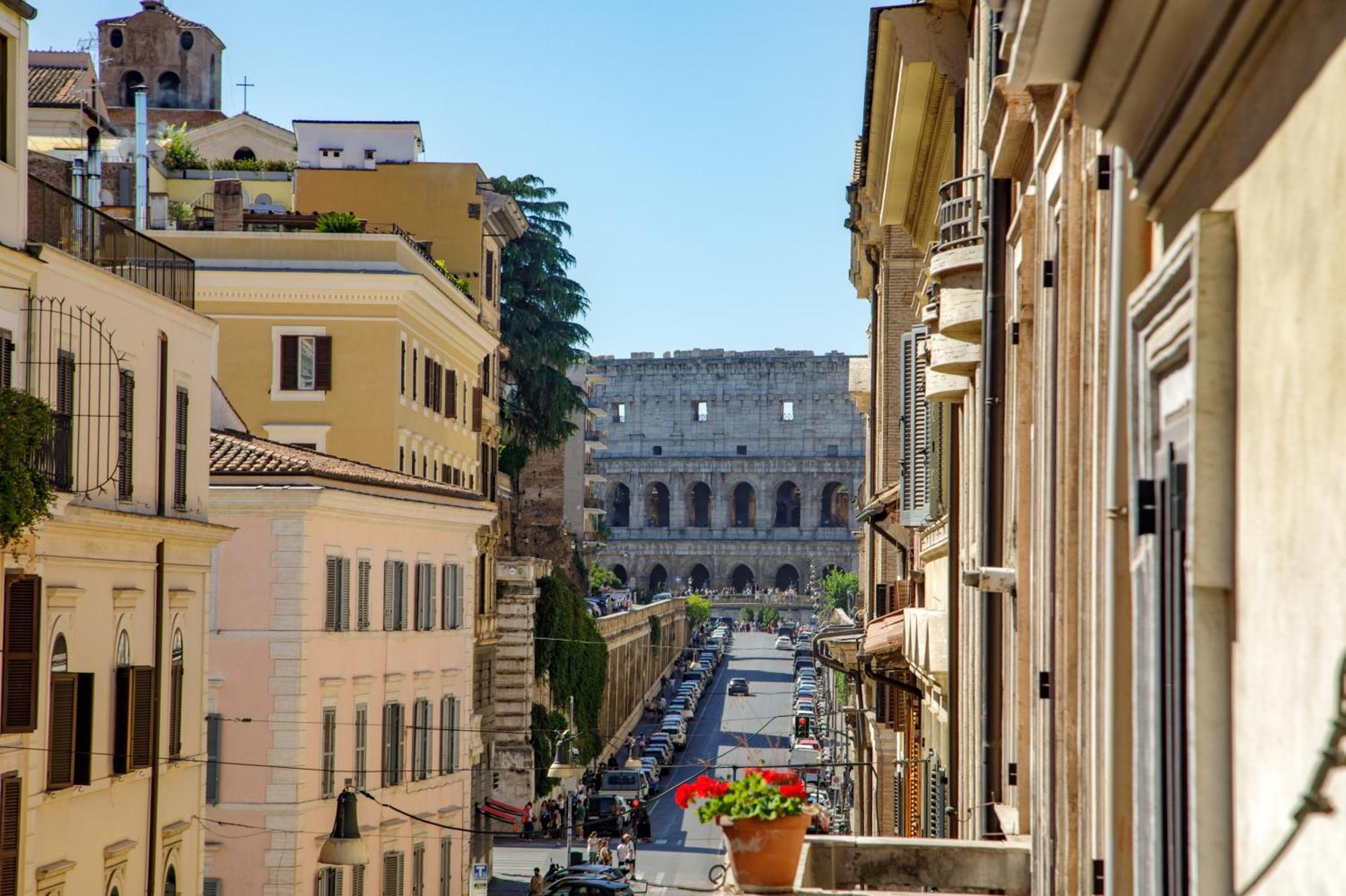 Daplace - Palazzo Serpe Suites Near Colosseum, Rome