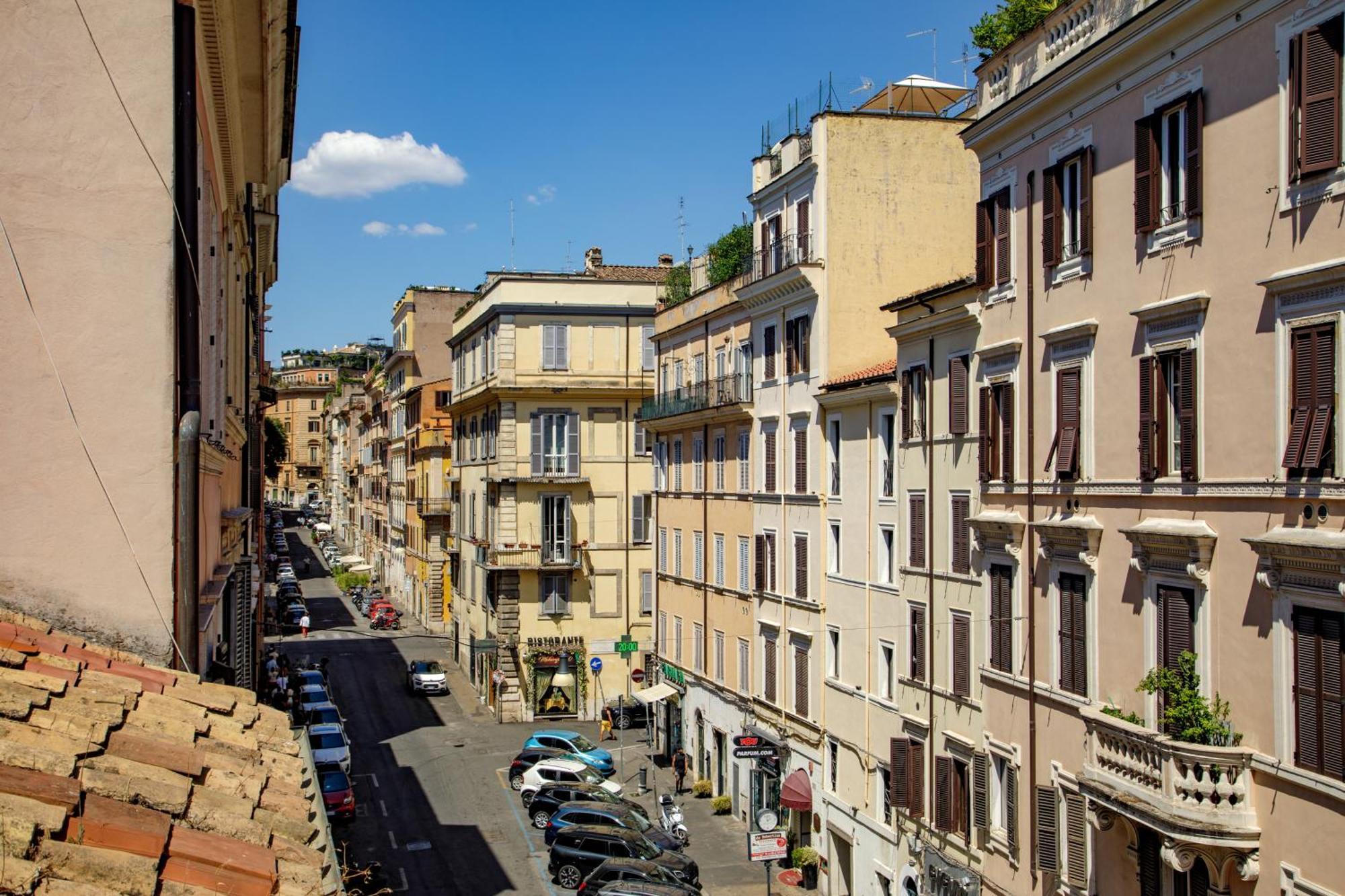 Daplace - Palazzo Serpe Suites Near Colosseum — Photos 1